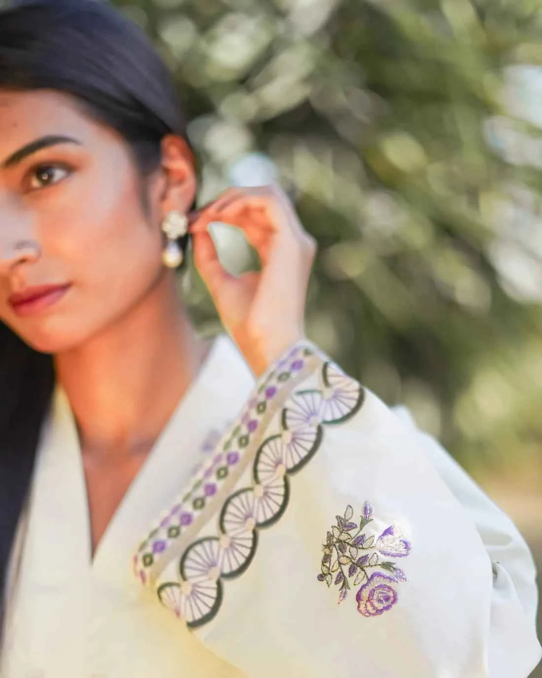 Kehkashaan - 2-Piece Embroidered Lawn with Trouser